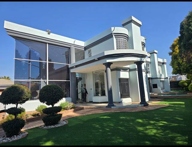 6 BEDROOM PROPERTY TO RENT IN SILVER LAKES